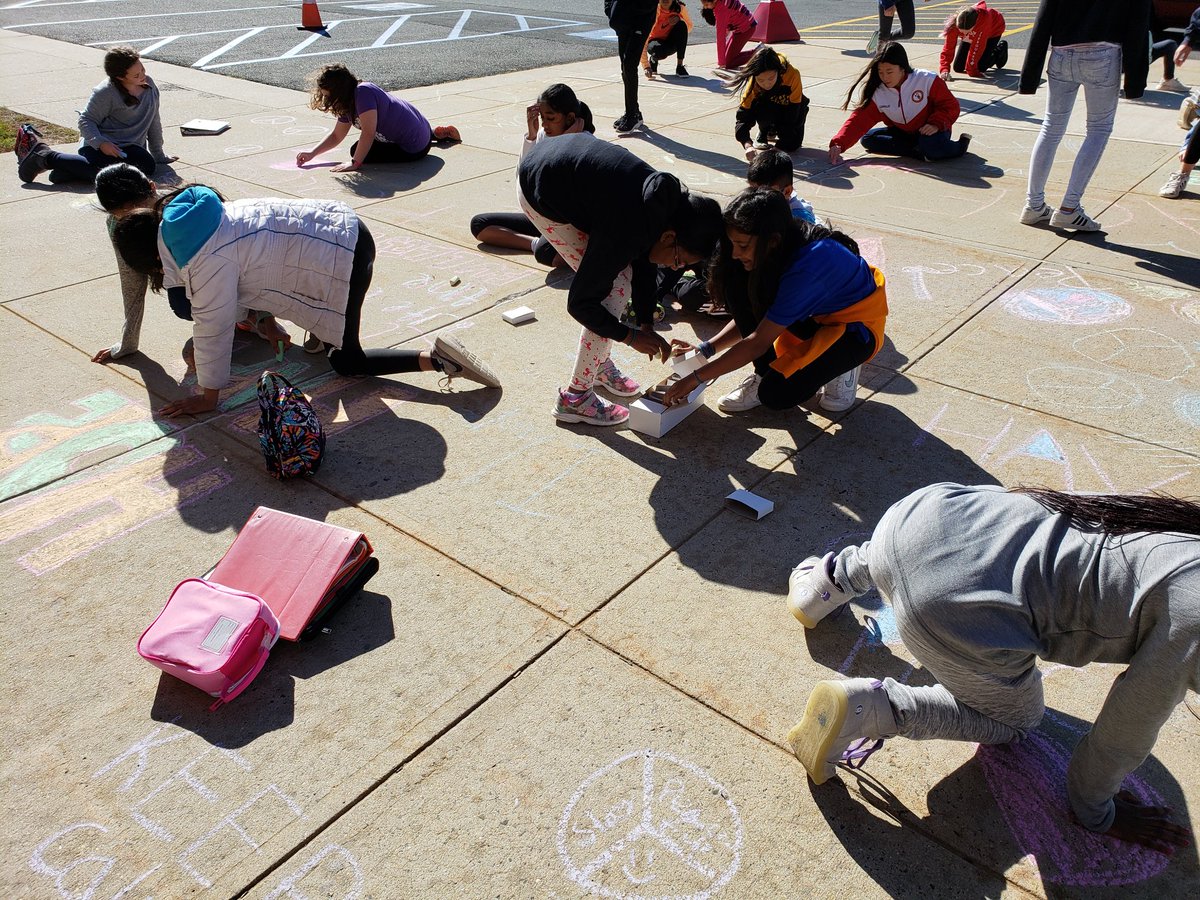 MsAlleyWWP's tweet photo. TGMS Chalking for #PEACE.  #SEL for #SchoolViolence Awareness Week.
Students provide welcoming, peaceful messages. #Character matters! Jags for PEACE. Thanks @kaity_haley  for the zen music! @WWP_Schools @WWPCounseling @TGMSJags @CounselorJag https://t.co/8HJPw2riN7