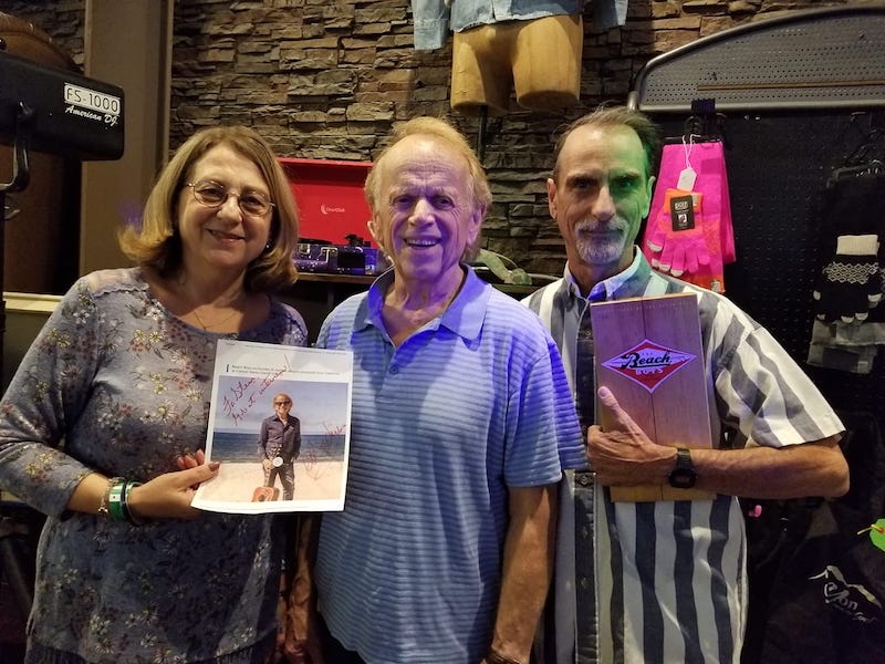 ALANJARDINE's tweet photo. Thanks Stephen Peeples, nice meeting you at the show and thanks for all your support! 👍 Beach Boys co-founder Al Jardine delivers postcards from California at Canyon Santa Clarita Oct. 12 https://t.co/YZmBSeoJce via @SCVSignal  #aljardine #SCVSignal #beachboys #interviews https://t.co/PMBxnpn4sC