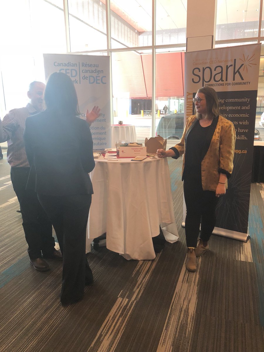 GenNextWinnipeg's tweet photo. #GenNextSummit2018 lunch break and networking session. The perfect opportunity to visit and chat with @UnitedWayWpg agencies that do amazing work in our community! https://t.co/hxiPmMsVXg