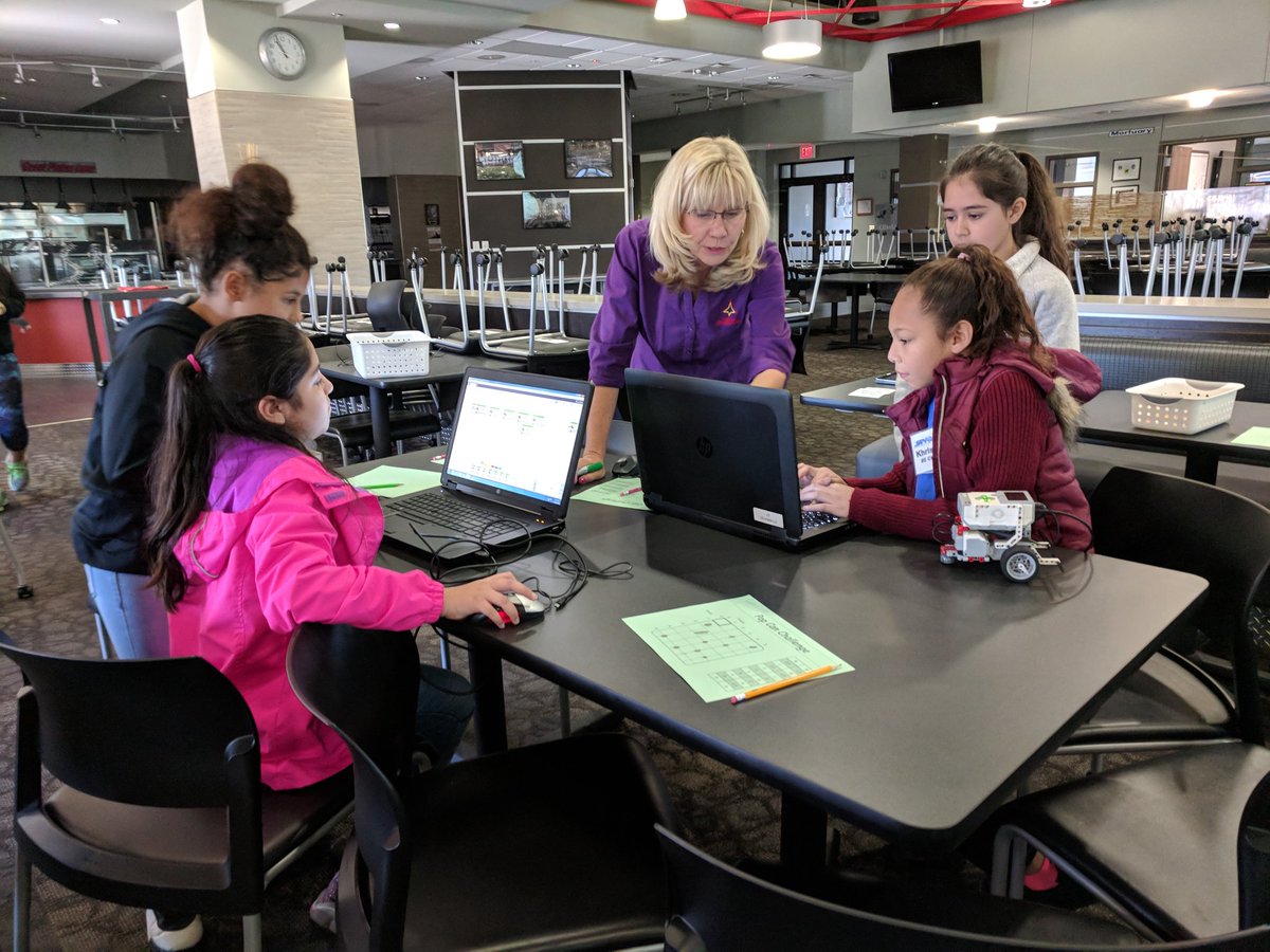 Day 4 of Starbase: Lego Mindstorms for coding and graphing! #Jardine501 #Starbase #WeAreTPS #STEAM #Coding