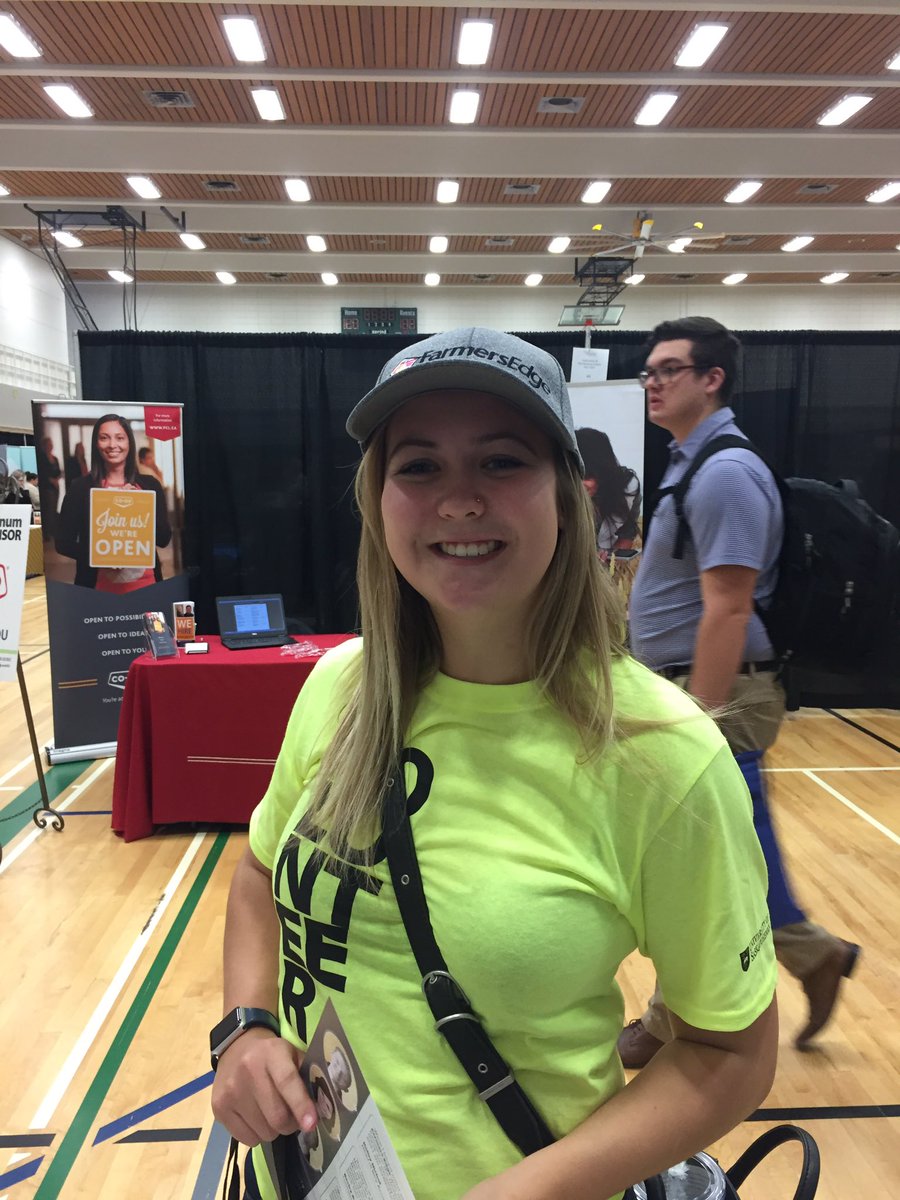 FE_HeatherClair's tweet image. The future of Ag is bright! Excited to see where these two will take it! #USask #Ag #SmartFarmingIs #WomenInAg