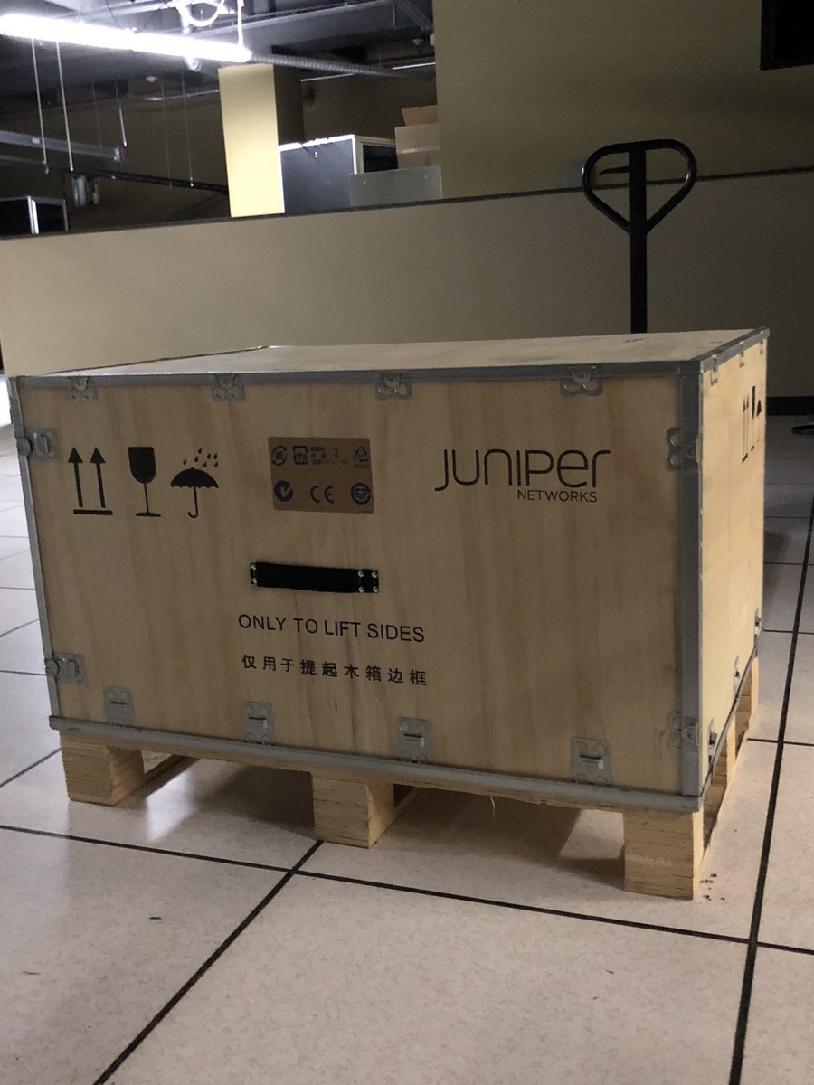 nupur_kanoi's tweet photo. Unboxing this beast is a task.. let’s do it 🤪😎#Mx480 @JuniperNetworks https://t.co/GaRWuGdDk3