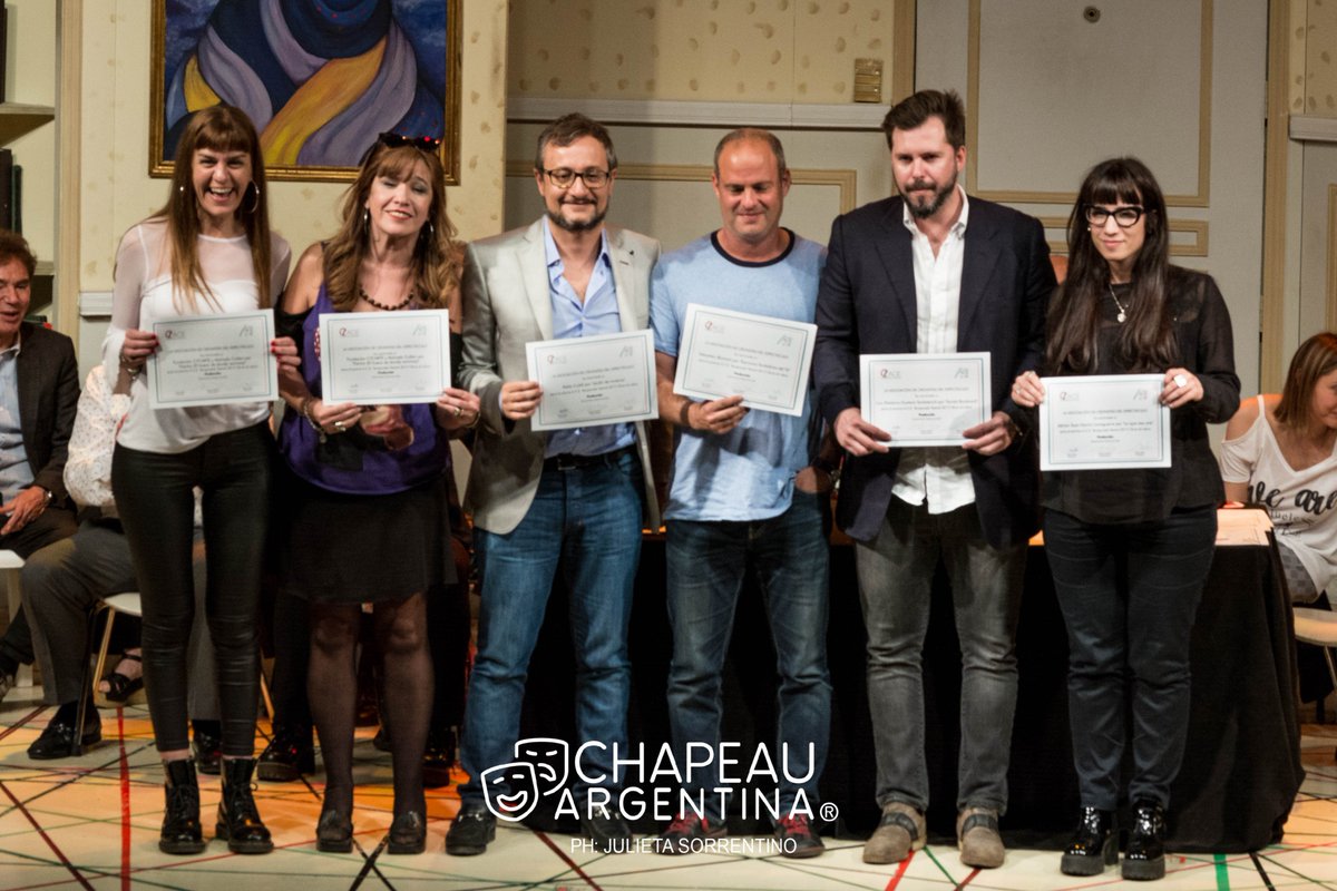 ChapeauOk's tweet photo. (Parte 5) #Teatro @premiosace #EntregaDeDiplomas en @multiteatro PH @julimsorrentino para @ChapeauOk --> https://t.co/F5qB2nKIsL https://t.co/90c6w0FOXY