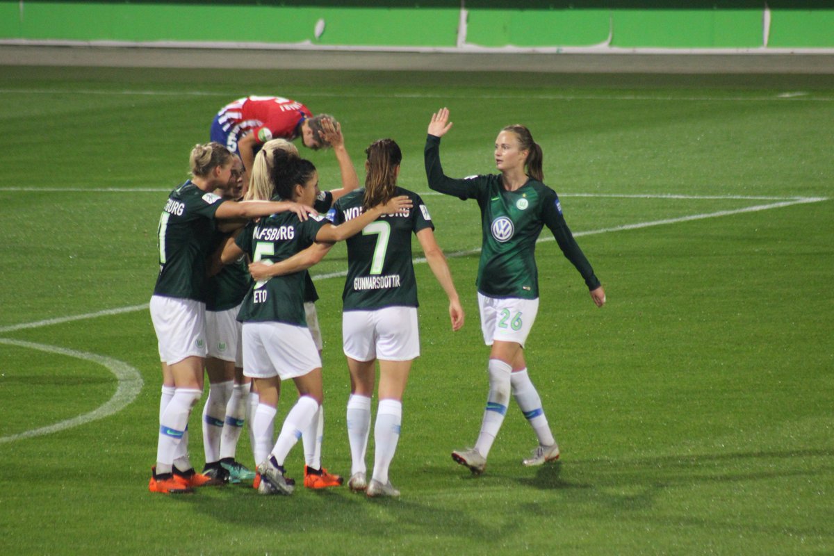 VfL_Wolfsburg's tweet photo. .@PernilleMHarder erzielt ihren zweiten Treffer! 4:0 für Grün-Weiß nach 67 Minuten! #WOBATL #UWCL https://t.co/eGZb2Tftvy