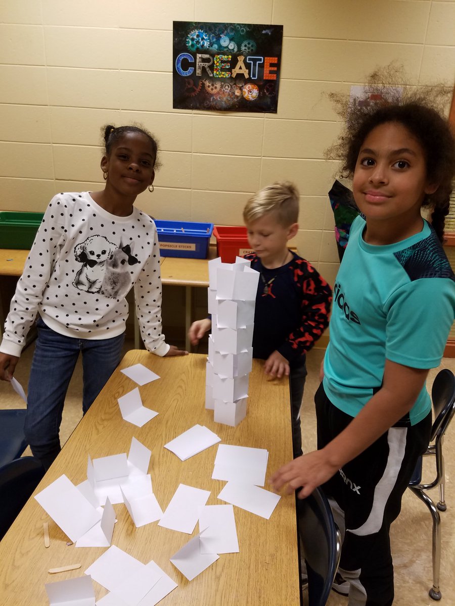 sandypittelli's tweet photo. Amazing towers made in the makerspace by Mrs. Kern's class! #horizonhawks #MakerSpace @sunprairiek12 #SPdoesISTE https://t.co/v20p96pLQq