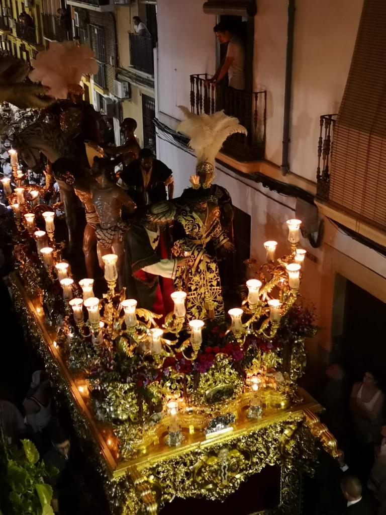 Instante para la eternidad...@juanillocostal <a href="/RosariodeCadiz/">Rosario de Cádiz</a> @Tunica75Anivers @BCTsaludcordoba