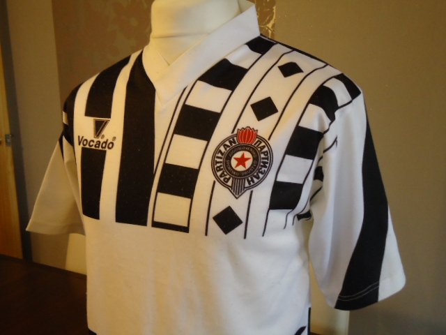 toy_toys_shirts's tweet photo. proper football, proper vintage ....
@FKPartizanBG @FKPartizan_EN @PartizanBC #PartizanBelgrade
ORIGINAL 1990 home shirt by #Vocado.
Size is adults MEDIUM.
Condition is VERY GOOD.
FOR SALE NOW.
https://t.co/3NOMSXG8bJ https://t.co/RJypParQTf