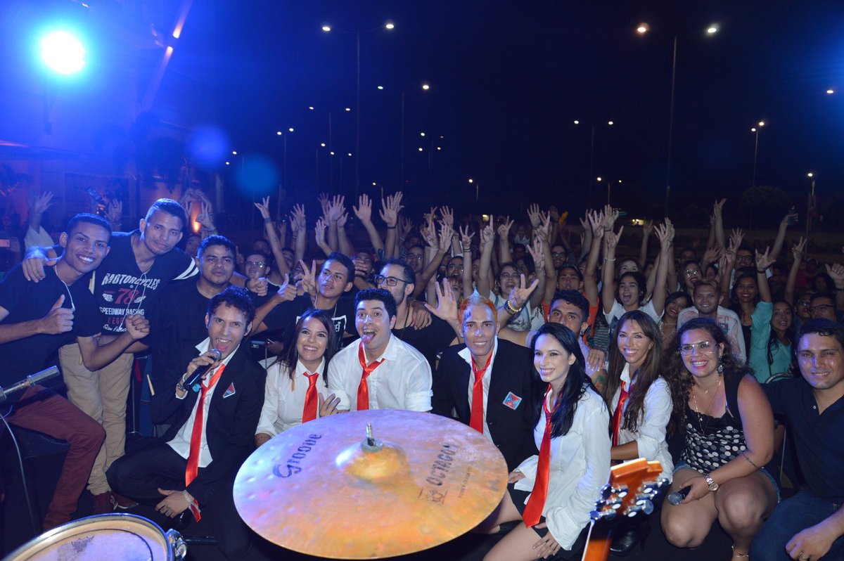 rbd_ao's tweet photo. Esse foi a comemoração do Dia Mundial RBD, em Fortaleza ❤️🇧🇷 https://t.co/om1i9eYdIC