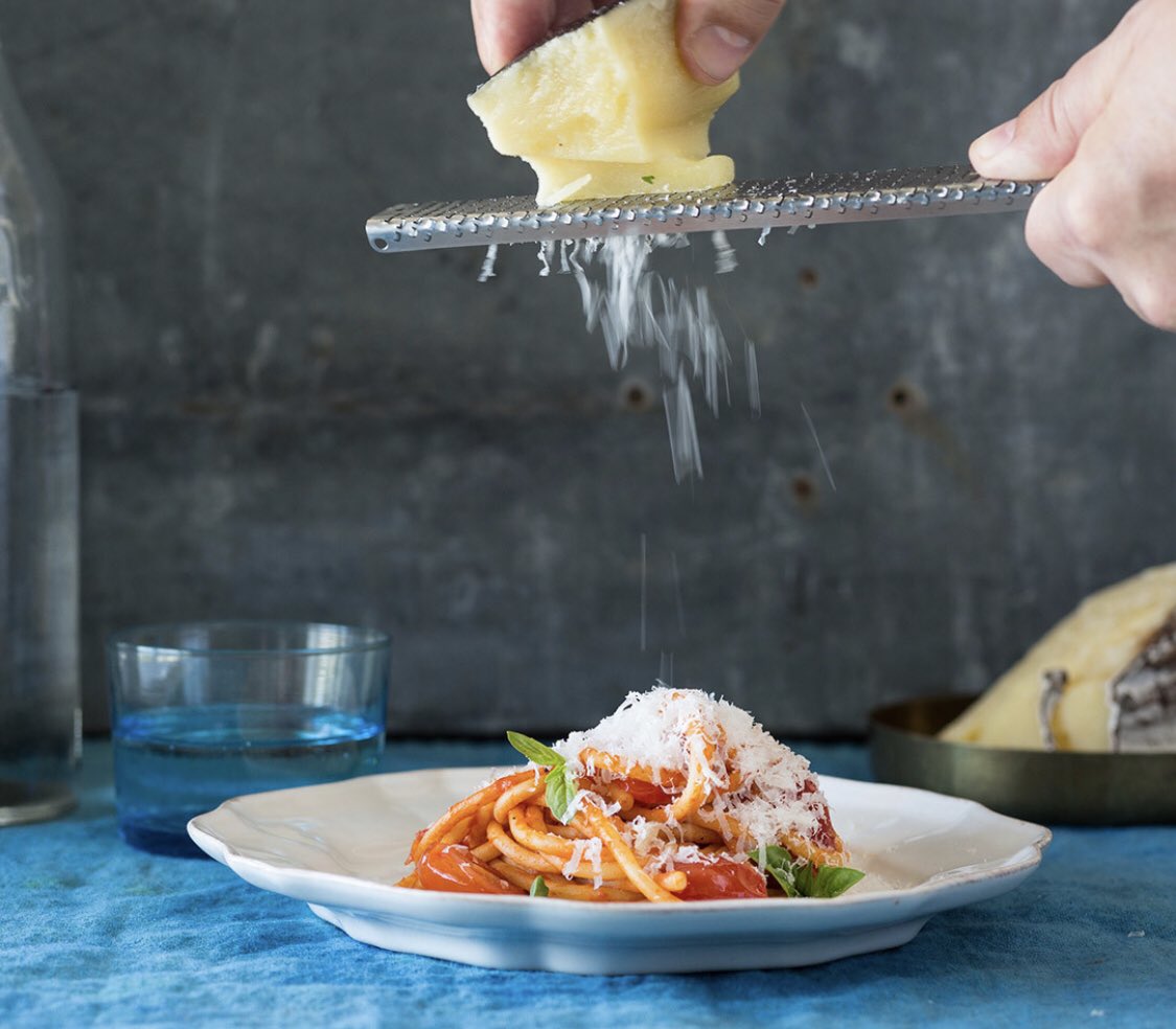 In celebration of National Pasta day, may we suggest a nice linguini or cavatelli at our Catch Restaurant as the sun goes down ? 📷 by @lisaromerein 
#nationalpastaday #pasta #sunset #hotelcasadelmar #foodie