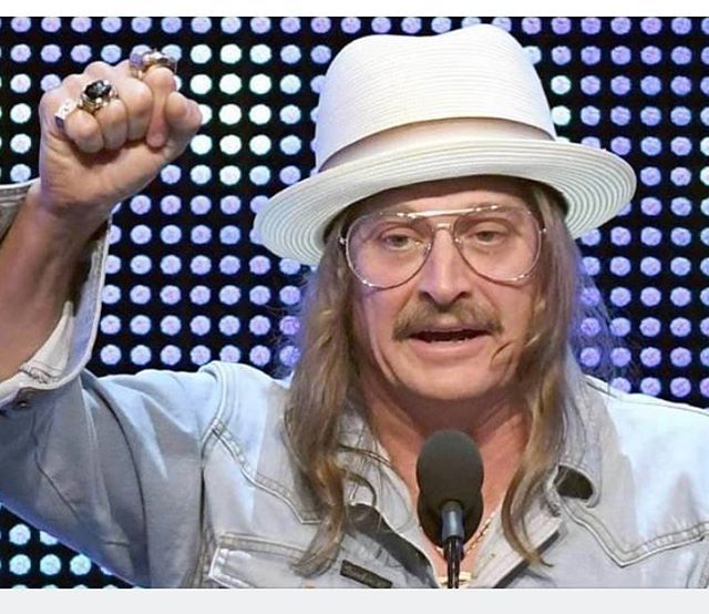1800OutFast's tweet image. Why does Kid Rock look like Dr. Phil dressed up as Kid Rock? ift.tt/2pXtYrV