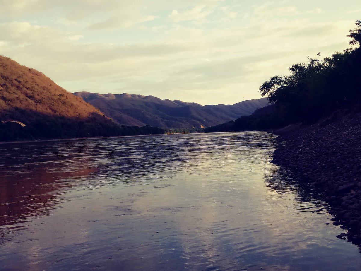 duvan_dangond's tweet photo. Y estas son las tardes en las que me vengo para el rio a escuchar las canciones #eltiempo y #mañanitasdeinvierno de @SilvestreFDC 🎶🎶me recuerda ami niñez 😊 https://t.co/ufFs4dGnLC