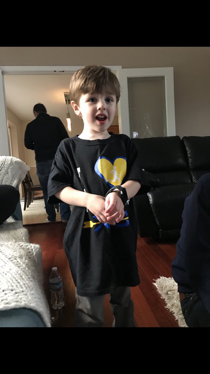 fraser_xc's tweet photo. Our Little Mascot💛 https://t.co/JfMUI5G4UF