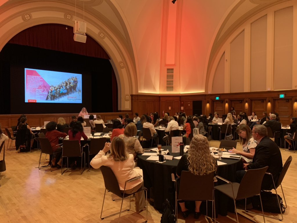 nwap_sv's tweet image. ~120 #WomenInTech committed to learning, sharing, networking and &quot;Igniting Change&quot; at @OracleWomenLead hosted &apos;Networking With A Purpose -Silicon Valley&apos; #nwap_sv event. #TogetherWereStronger