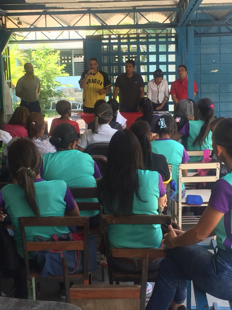 mreyesPSUV's tweet photo. Asambleas con delegados de Sinafum Aragua en los municipios Santos Michelena y Bolívar  resteados con la recuperación del poder adquisitivo de los trabajadores    @NicolasMaduro @dcabellor #ChavismoEsPatriaLibre https://t.co/CAQkZ0b8f1