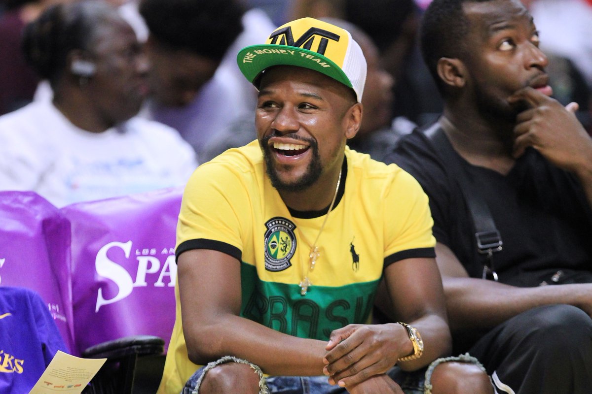 BleacherReport's tweet photo. Floyd Mayweather says he’d definitely fight Khabib: "He called me out. So, he gotta come to my world,” per @TMZ_Sports https://t.co/aQmpF804KK