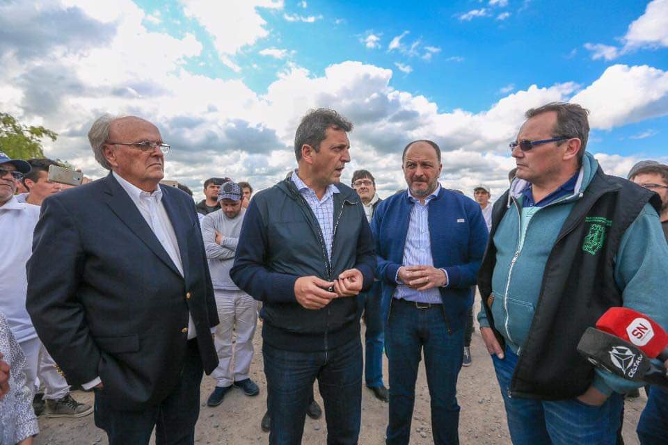 pablogarate's tweet photo. #TresArroyos
❌130 familias están en incertidumbre absoluta por el conflicto económico de la empresa 3 ARROYOS S.A.
✅Presenté un proyecto para que el Ejecutivo intervenga y garantice estabilidad laboral a sus trabajadores y el acceso a todos los mecanismos de seguridad laboral. https://t.co/esyePcLeny
