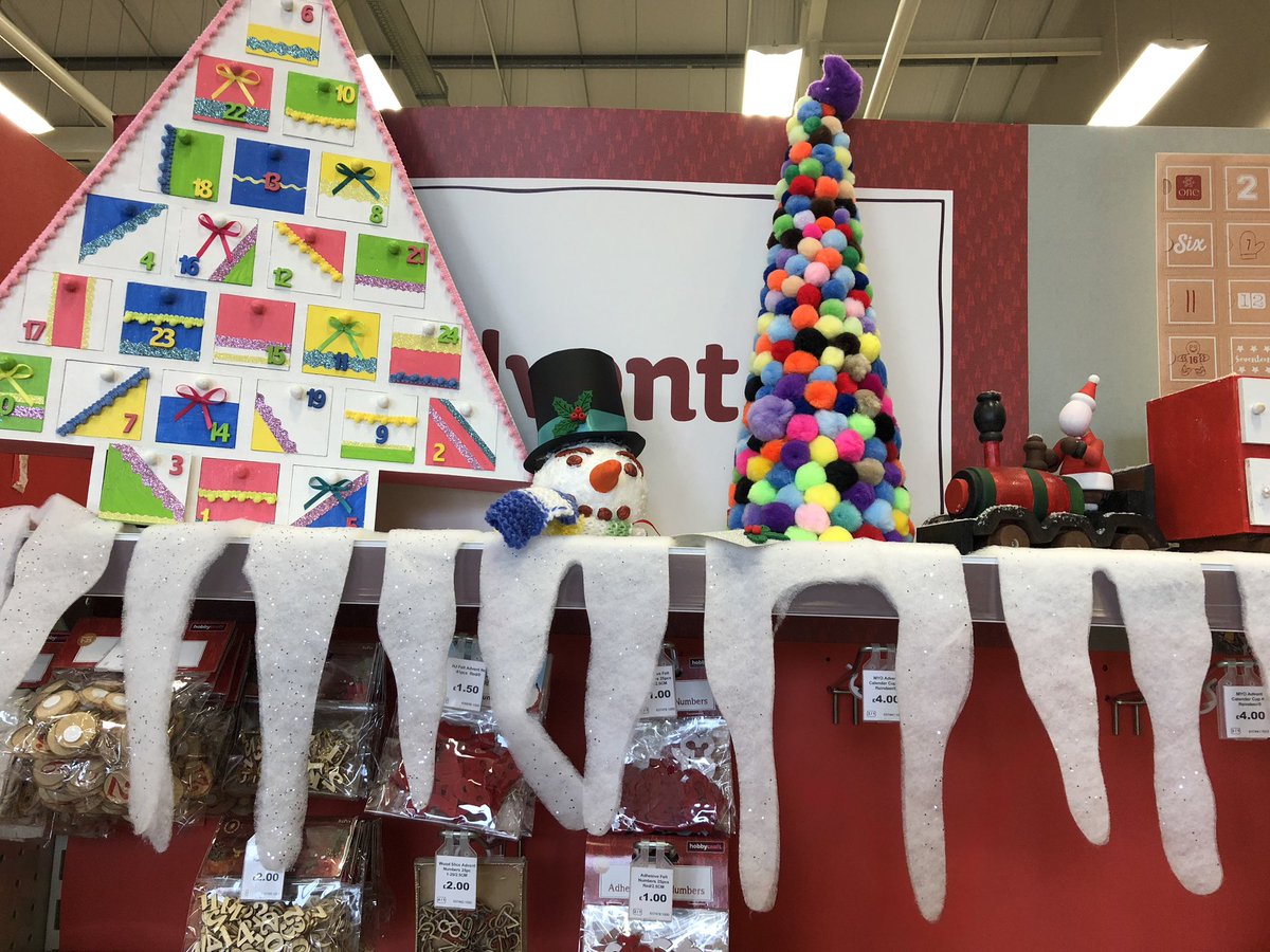 Carolinebrooke4's tweet photo. Fantastic day in stores , seeing this creativity from #amazingcolleagues is why I love my job #buying #fitforpeak big thanks for your time today @RobHodges23 @Hobbycraft_NMP @Hobbycraft_RUG @Hobbycraft_BDF @Hobbycraft_MKN https://t.co/bAxssML9wD