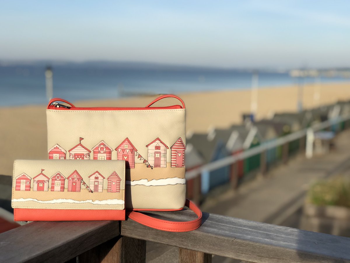Our Beach Life Soft Leather collection of bags, purses & accessories ☀️🏖 yoshi.co.uk/search?type=pr…  #sunrise #beach #yoshi #beachday #lichfield #beachwear #yoshibags #beaches #beachhouse #beachhousestyle #leather #purses #leatherbags #leatherwallet #coralfashion #boscombe #WDYT