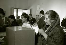 Revista_DDHH's tweet photo. A 65 años del #VotoFemenino las mujeres siguen padeciendo  violencia política  contra ellas en forma de presiones para que no ocupen candidaturas a puestos de elección popular; que no tomen posesión del cargo, aunque hayan ganado o renuncien a éste una vez que ocupan el puesto; https://t.co/lHOtjJps5k