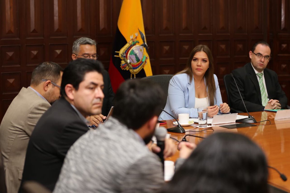 marialevicuna's tweet photo. Gracias a todos los medios de comunicación que nos acompañaron esta mañana en el conversatorio. Estos espacios nos permiten mantener informada a la ciudadanía del trabajo que realizamos desde el Gobierno y que siempre será para beneficio de los 17 millones de ecuatorianos. https://t.co/DWmhoYFI6a