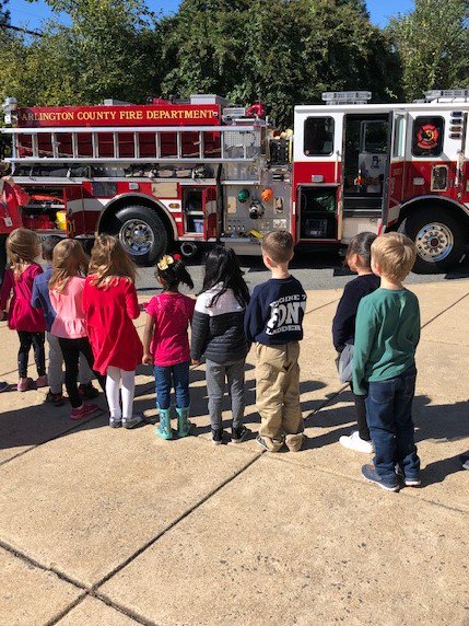 longbranch_es's tweet image. ACFD visited Long Branch to teach our Kindergarten students about fire safety and how they help our community.  @APSStudentServ @APS_EarlyChild #apsgetinvolved @longbranch_es