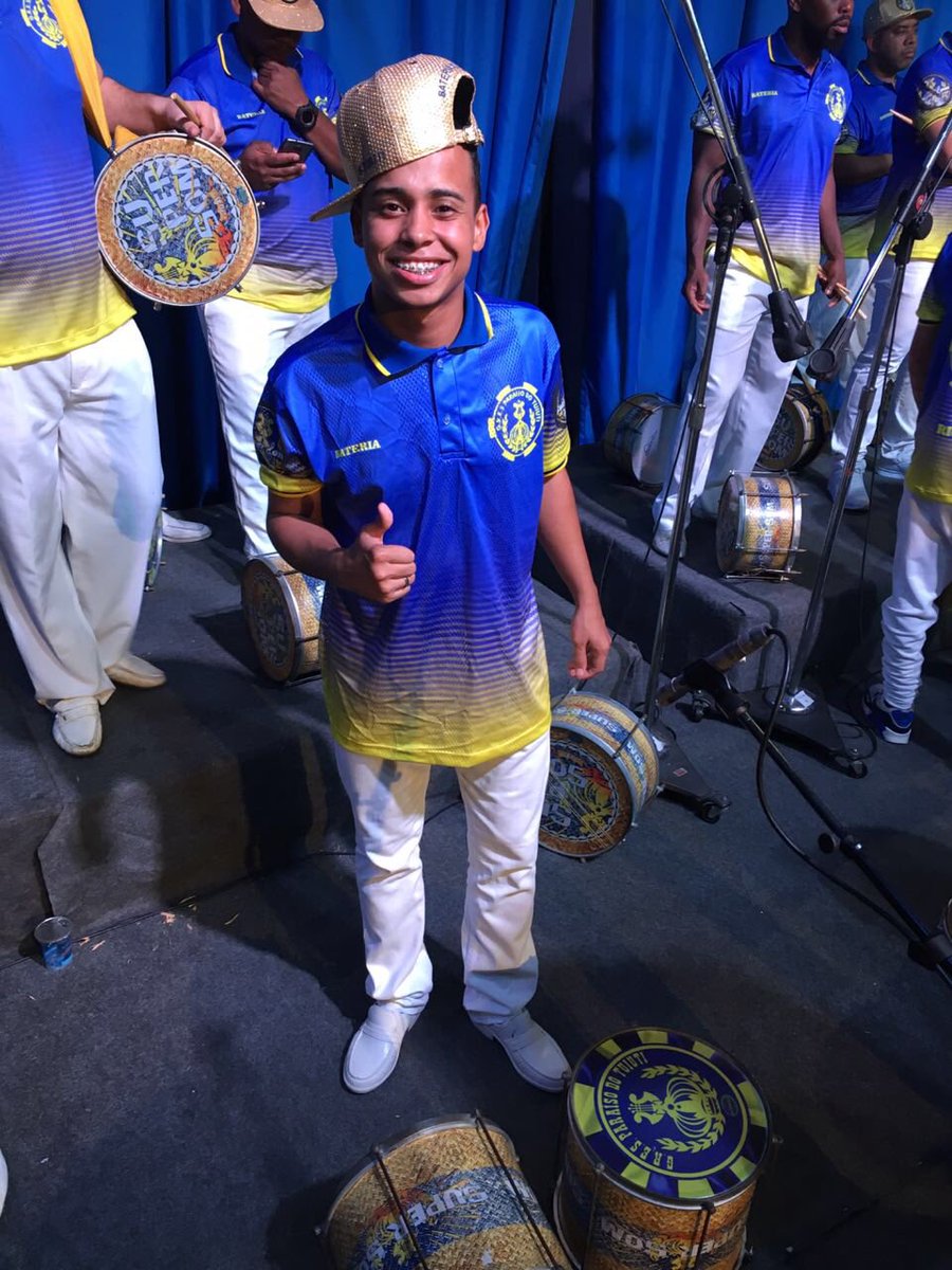 renanreis_crvg's tweet photo. De ontem.. Gravação do CD 2019 💙💛

#SuperSomDaTuiuti #SemFairPlay https://t.co/iaARLTDBv2