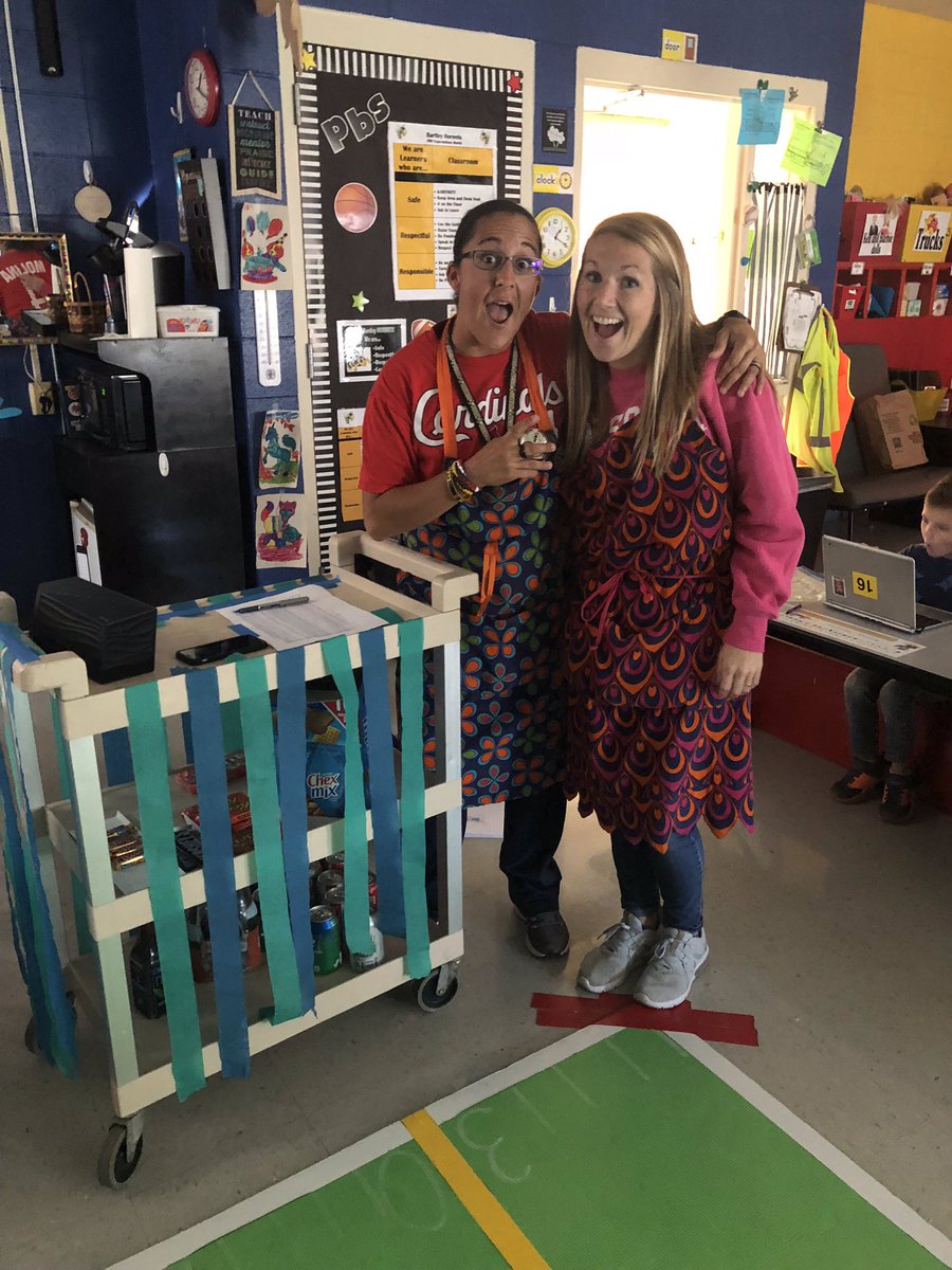 bartleyelem's tweet photo. Teachers got room service delivered today!! Thanks for all you do for our students!!! #weareONE #fultonproud #fpslearn https://t.co/xjRXQeTmw9