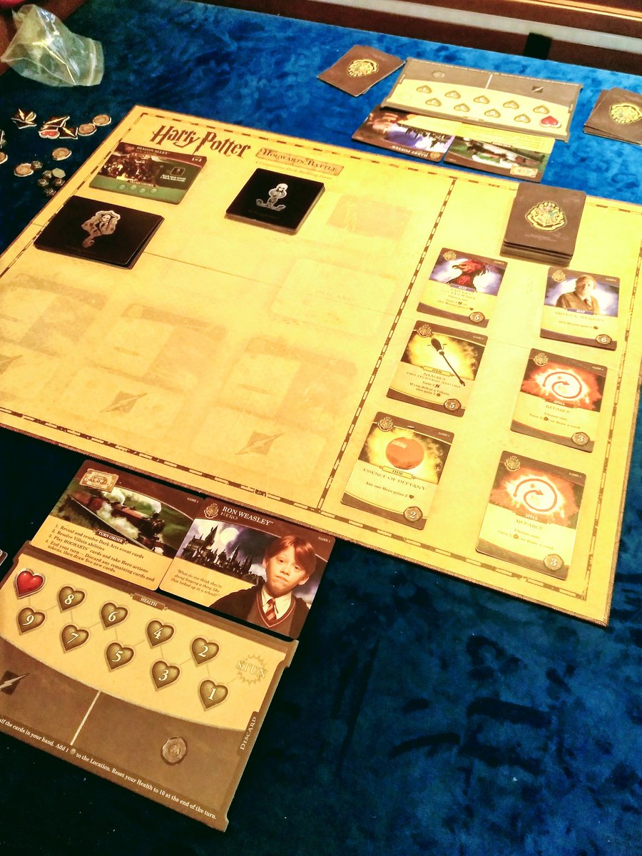 Tzalem's tweet image. Jugando a Deep Madness, Harry Potter y Kingdom Run. #2muchfun @mesasparajuegos