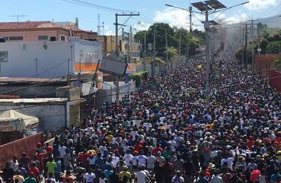 #PetroCaribeChallenge : Première grande manifestation anti-corruption en Haïti
alterpresse.org/spip.php?artic…