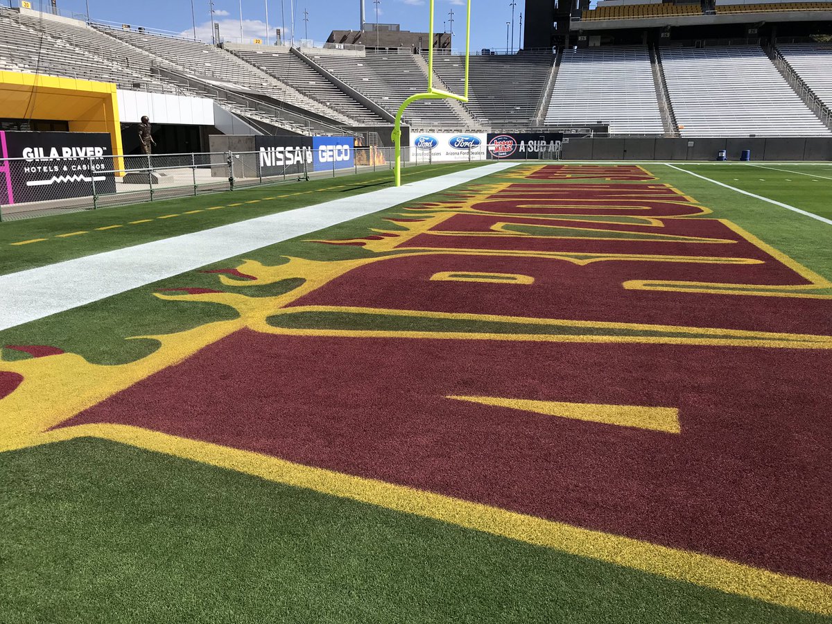 bermuda419s's tweet image. It’s a #MAROONMONSOON  Maroon pitchfork, maroon end zones with some bonus flames, and some green sun rays for good measure.