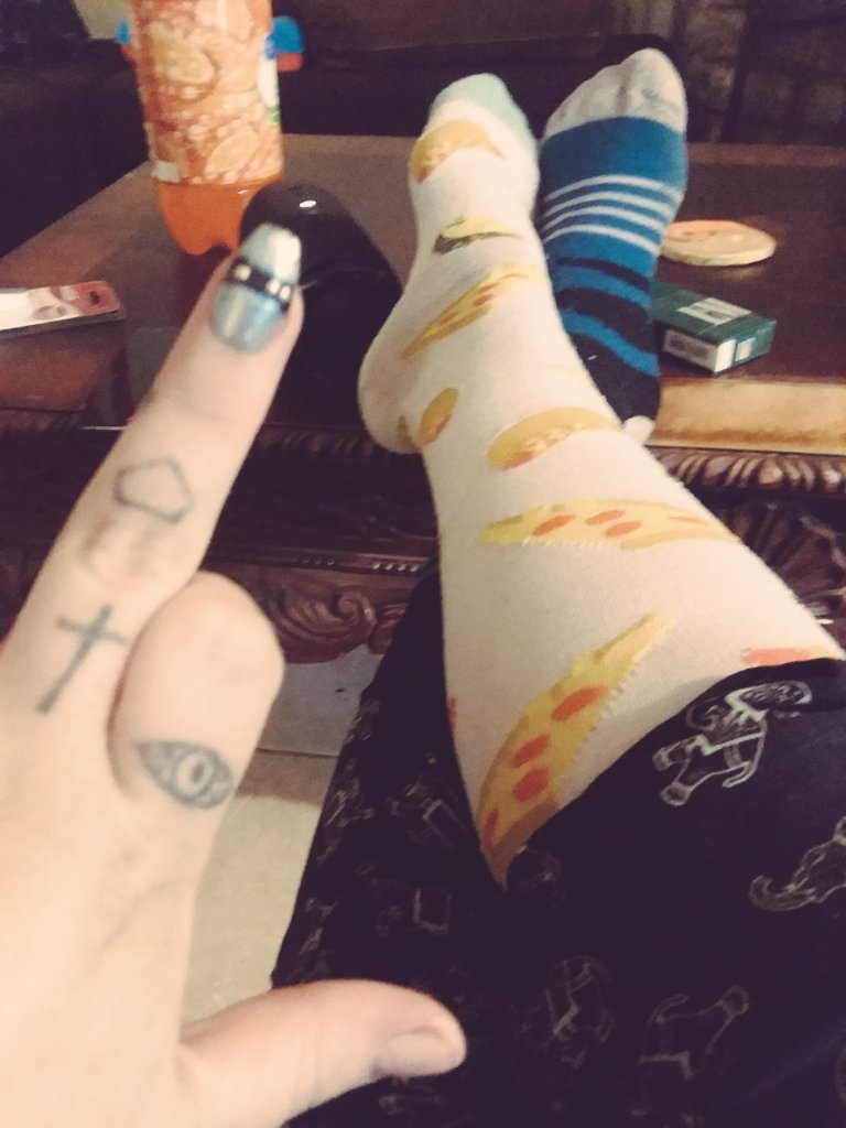 The food on this sock is the food i want you losers to pay for so i can endulge with these texas sized munchies and pay for me another pack of cigs while your at it #footworship #foodiesub #watchmeeat #serveme #keepmefed #stonergoddess #kiksession #paypigs @commuitywhore