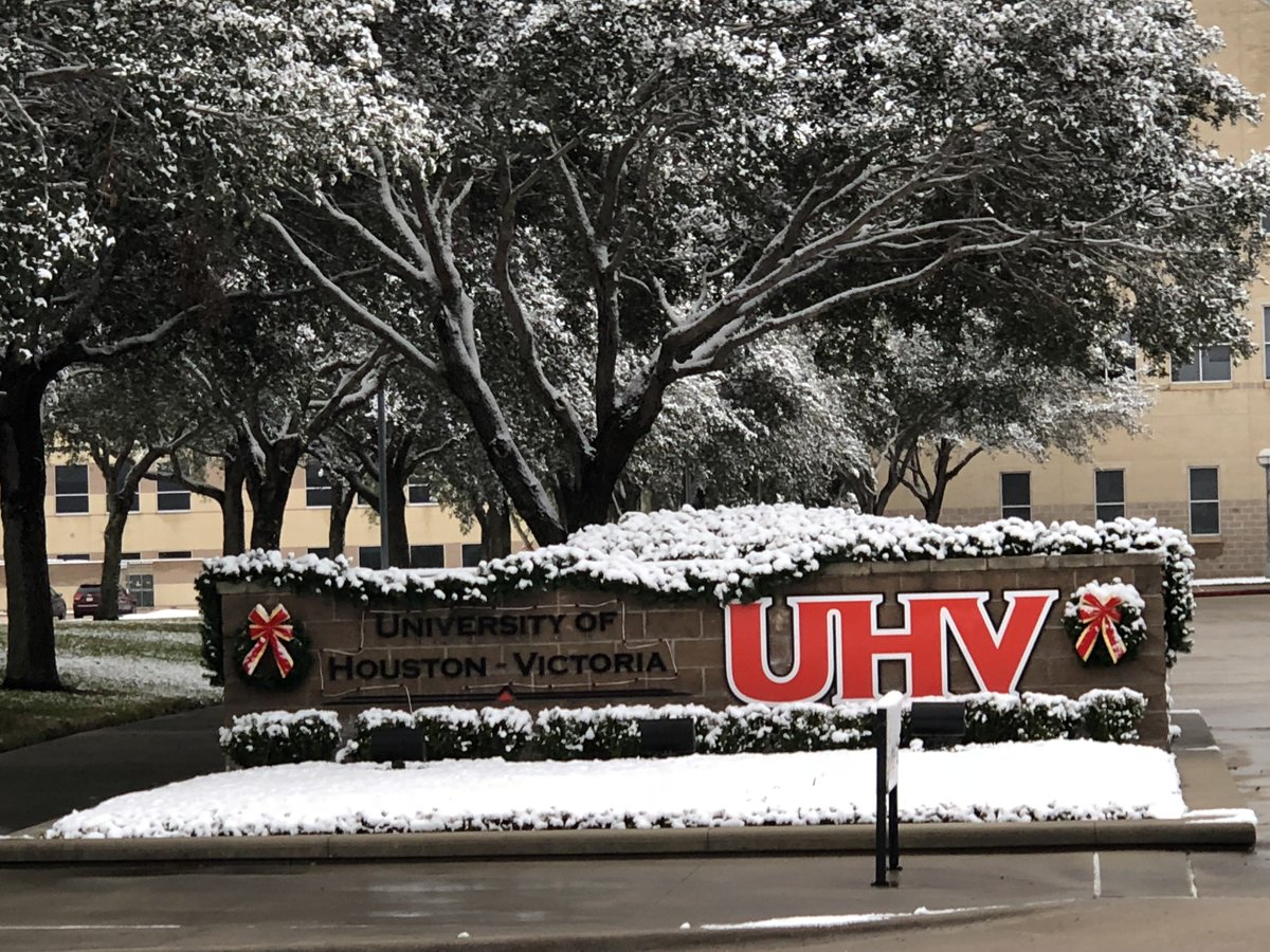 UHVPresident's tweet photo. Hey UHV students: Can u design? I've announced a President's Holiday Card Contest for UHV students to enter to win a $1,000 or $500 scholarship, or even some UHV swag. Find out more on my webpage. https://t.co/keyz3jJSLf @UHVStudentLife @jaguarvillage @SGAUHV @uhvjab https://t.co/EiobDUTl8K