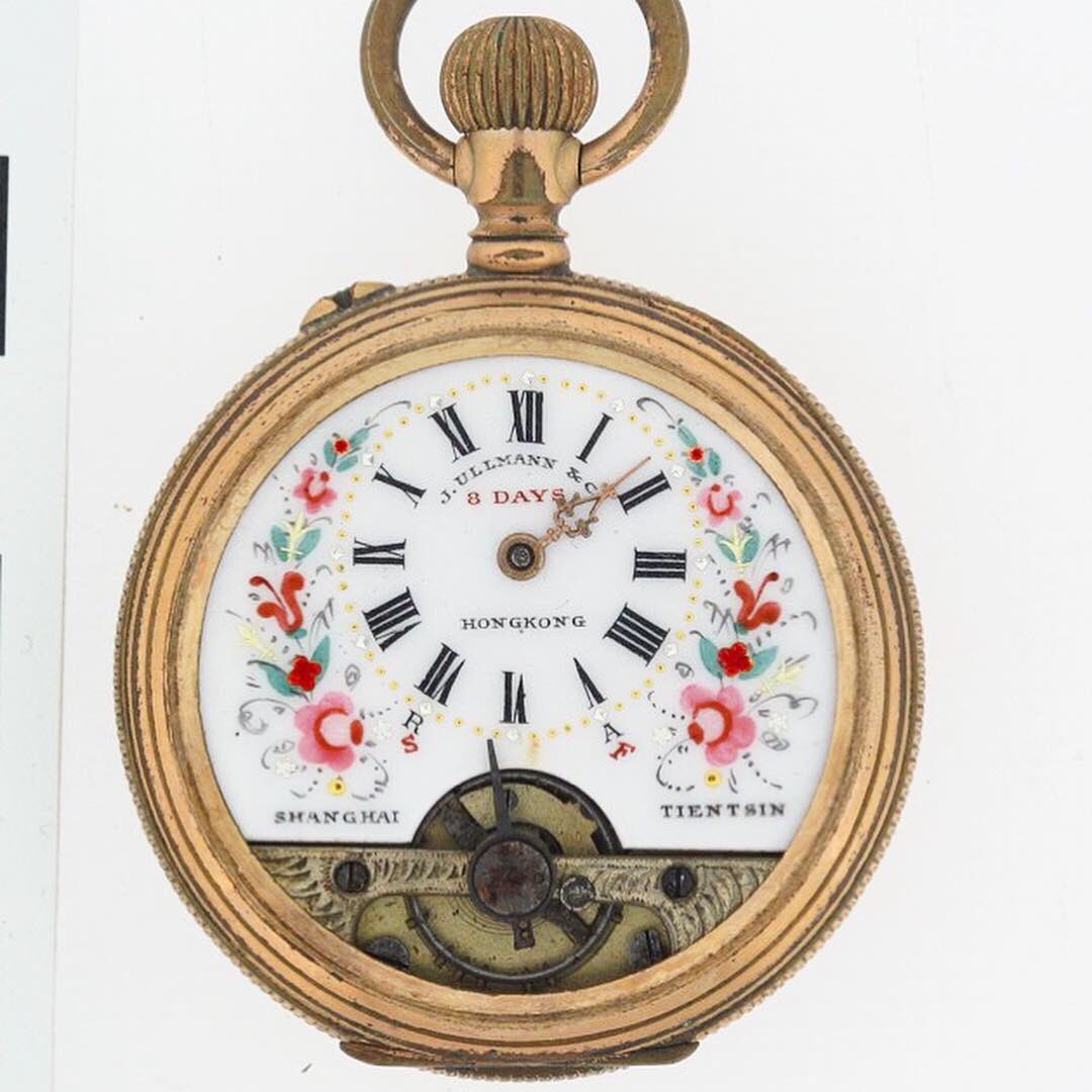 nawccmuseum's tweet photo. This 8-day stemwind pocket watch circa 1896 has an exposed balance wheel under the dial. The dial is white enamel with floral decorations. #pocketwatch #balancewheel #flowers #floraldesign #watch #horology https://t.co/TdFMZtWEiQ