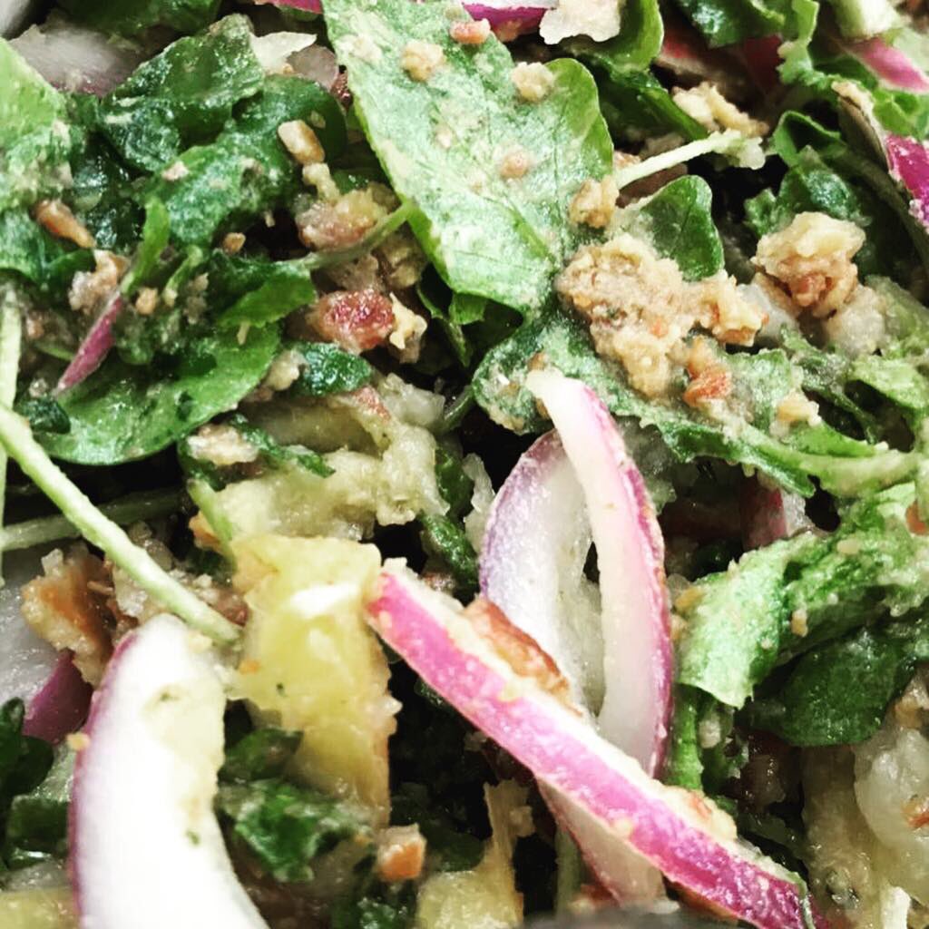 chefsebny's tweet photo. #superfood #apple are future on our #lunchmenu today! #local Cider braised Chicken, roasted #BrusselsSprouts , Apple and Bacon Salad with a light maple, bacon and apple cider #vinaigrette! Great #Teamwork with an awesome result @FlikISDining #localapple https://t.co/N5Qni0v1TJ
