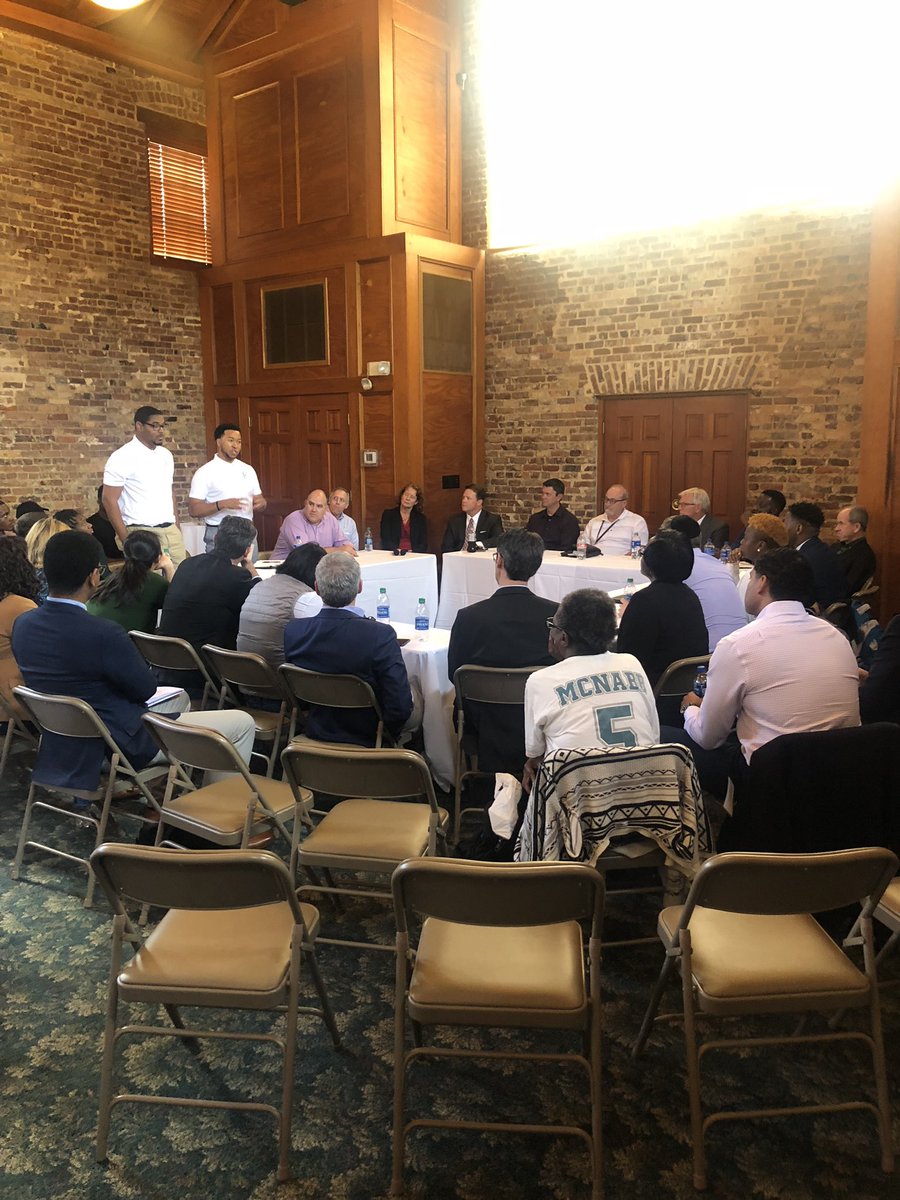 ClaflinUniv1869's tweet photo. HAPPENING NOW: Claflin alumni speak with @Clyburn, @RepTimRyan and @RepRoKhanna on entrepreneurship at the university. https://t.co/2db29HVzhr