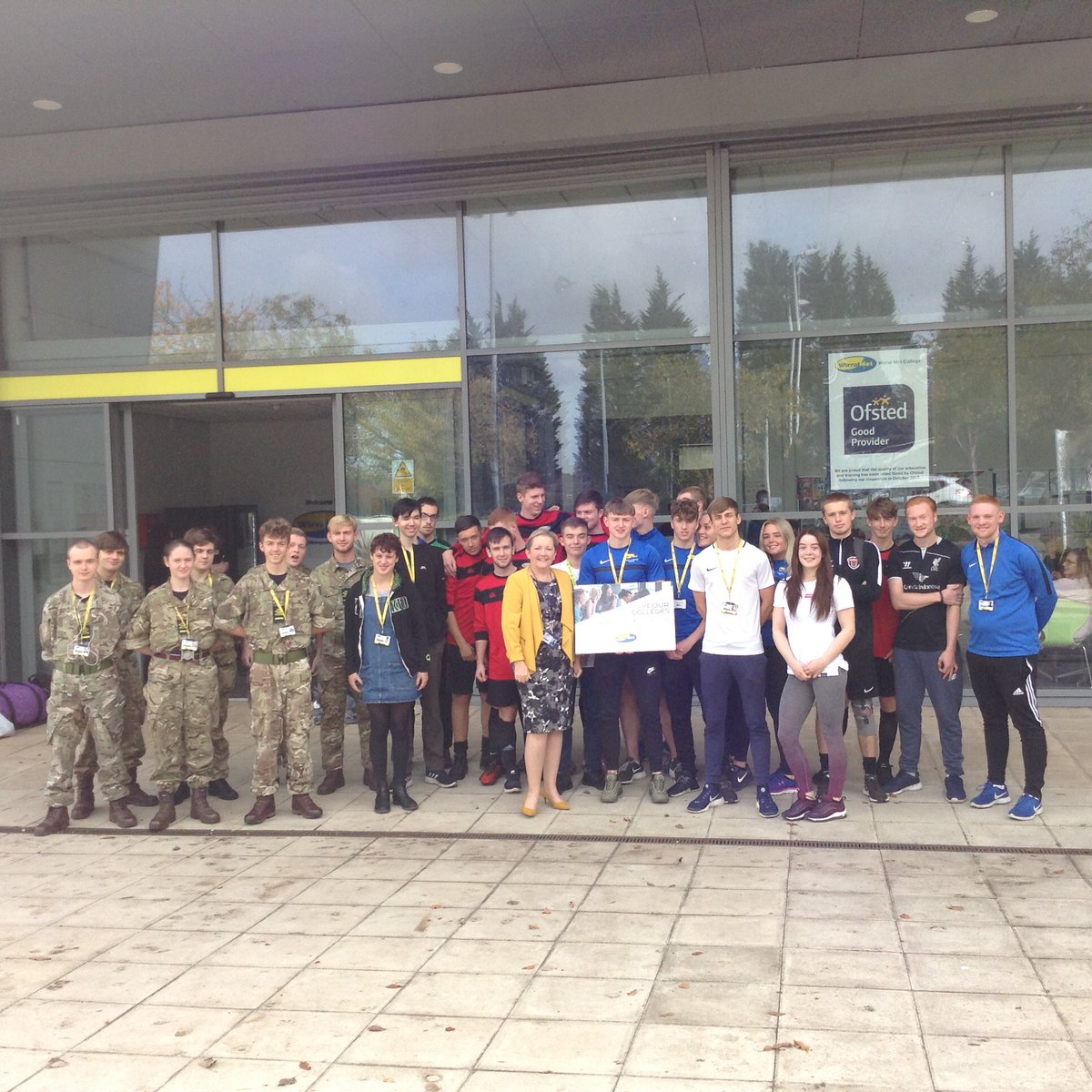 Sue_Higgy's tweet photo. @WirralMet⁩ Oval Campus with Pre-Uniformed Services and Sports Students discussing the responsibilities of being a good citizen and serving your community. Also highlighting the difference college makes to aspirations and futures. We all #LoveOurCollege ⁦@AoCNorthWest⁩ https://t.co/7Npqz60XhL