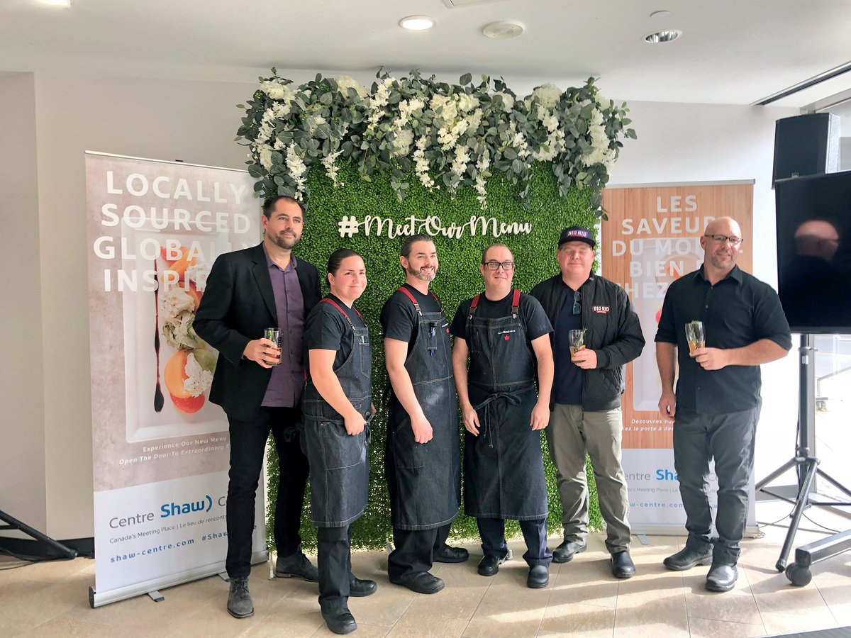 20YS's tweet photo. #Ottawa #media gathers for the big reveal.. new @Shaw_Centreβs Exec. Chef Patrick Turcot & Team & @bigrigbrew! Inspired by local & global cuisine!π·
A #gamechanger!ππ½
Ps. BIG MERCI @LeChateauStyle X @LuxuriousRoxy for a truly beautiful #dress!β₯οΈ
#meetourmenu #20ysTeam #ottawa https://t.co/ejC1lVWn6o