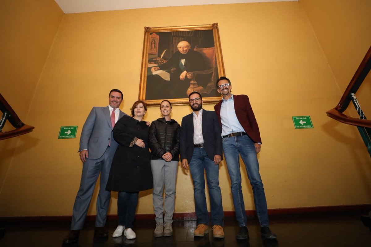 gabysalido's tweet photo. Hoy recibimos y acompañamos a la próxima Jefa de Gobierno @Claudiashein con el Diputado @FDoringCasar y nuestros vecinos para escuchar sus planteamientos para la @delegacionMH agradezco la invitación @vromog https://t.co/TSDD0iBpVR
