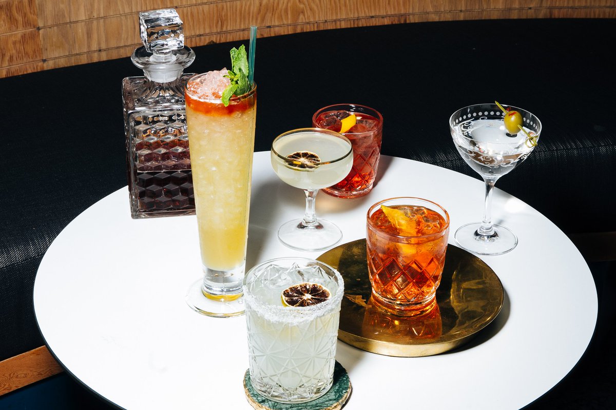 thedrakehotel's tweet photo. It's Toronto Cocktail Week! We're taking part at the Drake Hotel, Drake Mini Bar and Drake One Fifty until OCT 21 with some specially crafted sips for $3 off. #TCW18
+ tonight at 8PM, stop by #DrakeMiniBar for a discussion and seminar all about Absinthe, led by @TCocktailWeek! https://t.co/7ms6jqzoZf