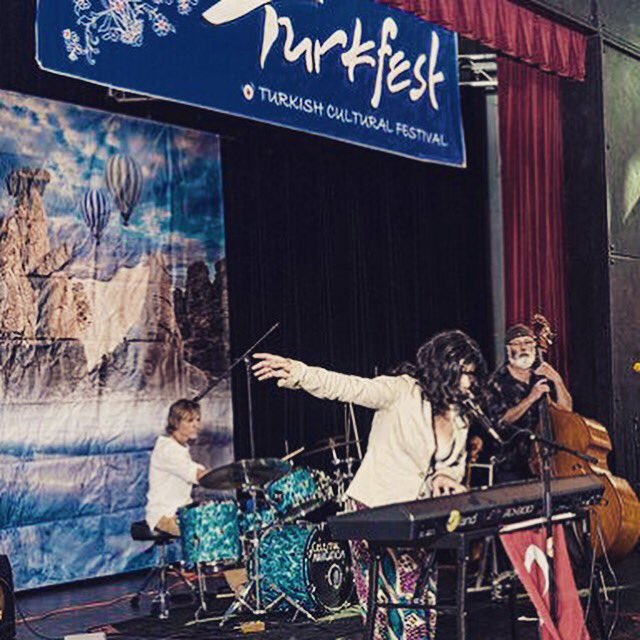 Celestial_Nvgtn's tweet photo. last Saturday performance #twitter
@TurkfestSeattle was fun to play-so some old friends &amp; made new ones
@Celestial_Nvgtn

#newalbum #seattlemusic #seattleband #northwestmusic #LiveMusicNorthwest #livemusicsummit #MusicBusiness #musicbiz #musicindustry #violin #celestialnavigation https://t.co/tcoD2xyiOa