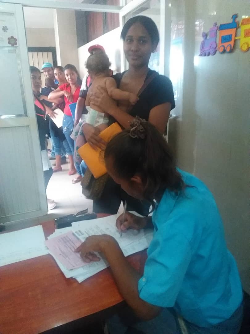 DulceEstadia's tweet photo. 🗞#EsNoticia || Se realizó entrega de permisos de presentación extemporánea por el  Consejo de Proteccion del Niño, Niña y Adolescente (Cpnna) en Defensoría Intrahospitalaria .

.

.

.

#AquíCrecemos🌱 
#17Oct https://t.co/CbqJK3VTVe