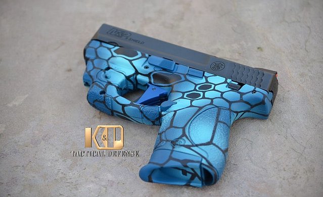 KPTactDefense's tweet photo. Finished this beauty up!  Kryptek Camo on this Smith &amp; Wesson M&amp;P Shield with a LaserMax Centerfire and Apex Trigger to match.
#KPCerakote #KPTacticalDefense #Shield #Cerakote #Kryptek #KryptekCamo #SmithAndWesson #LaserMax #ApexTrigger #LaserMaxCenterFire #NRA #2A https://t.co/4LqfW56cTK