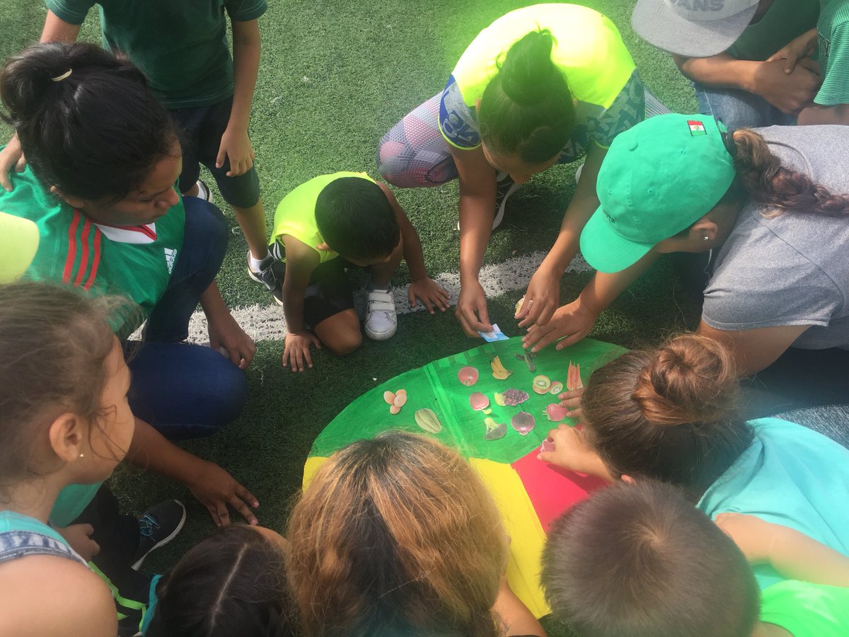 LauraIbarraP's tweet photo. Día mundial de la Alimentación 🍎 Actividad con padres de familia y niños; JdN “Centenario de la constitución de 1917” @jpauletm @dalilacs4 https://t.co/zz650I6tem