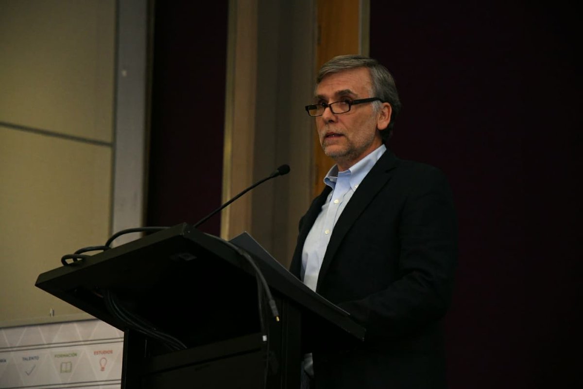 "Necesitamos re conceptualizar aquello que se llama éxito organizacional", dice Andres Ossandón, gerente general de <a href="/Consultorespq/">Proqualitas</a> en nuestro #SummitMujeryLiderazgo. "La de la equidad de género la concebimos desde un verdadero desde".