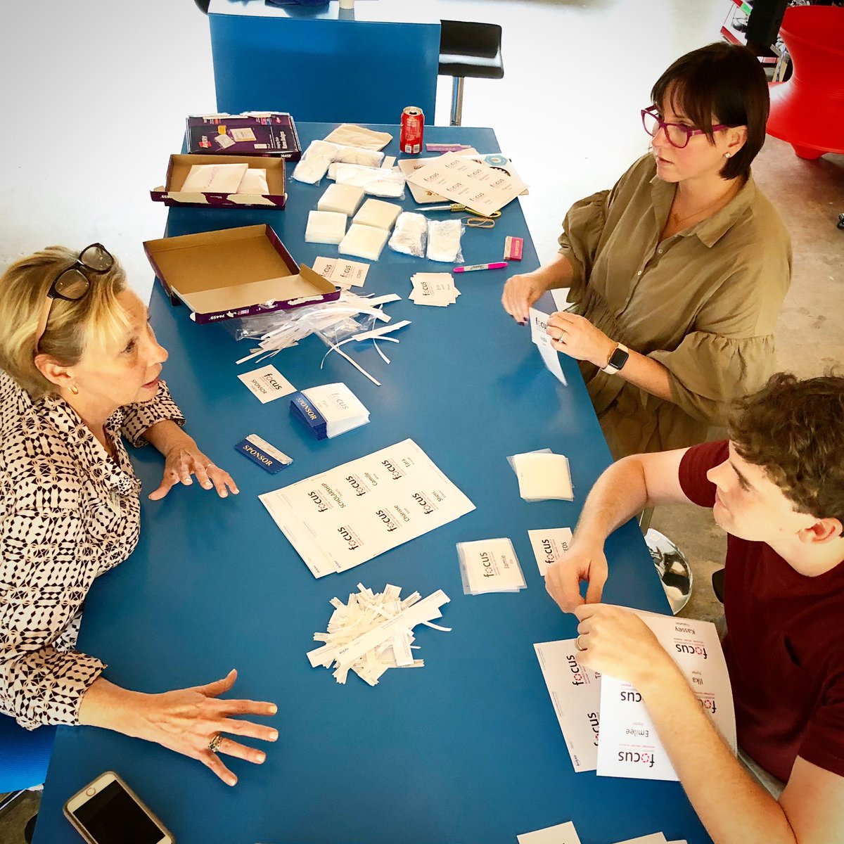 container_yard's tweet image. Yardies helping Yardies. Good conversation and name tag assembling for @focuswc #teamwork #coworking #focuswc