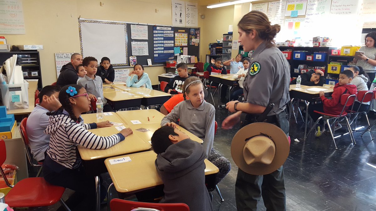 PS142M's tweet photo. In preparation for a trip to Central Park, @nycparks Urban Park Rangers Nicolette and Jon taught our fourth graders about the insects that live in our wonderful city. #ps142m #nycparks #nycschools https://t.co/4IGN1eRSrq