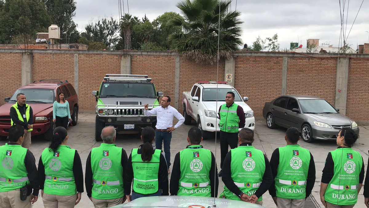 CEPCDurango's tweet photo. Organizando el operativo para la presentación de @PlacidoDomingo @RevueltasDgo @iceddgo 
#TrabajamosPorTuSeguridad https://t.co/eSksQt06uJ