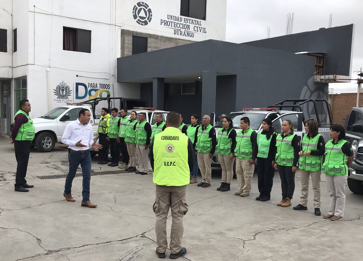 CEPCDurango's tweet photo. Organizando el operativo para la presentación de @PlacidoDomingo @RevueltasDgo @iceddgo 
#TrabajamosPorTuSeguridad https://t.co/eSksQt06uJ