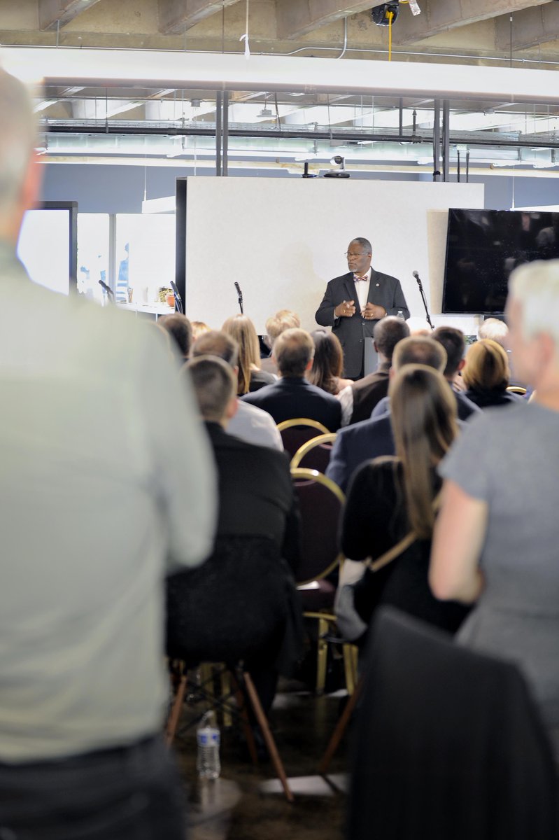 BNIM's tweet photo. “We are a city on the rise and people are taking notice.” @MayorSlyJames kicks off the @godowntownkc Office Summit at BNIM's headquarters, 2460 Pershing, in @CrownCenter
#DTCOfficeSummit #DTOfficeSummit #godowntownKC #officesummitKC #BNIM https://t.co/dcyCsqrTcX