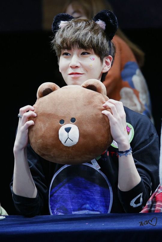 xiuarsyoonjwoo's tweet photo. Estou com você a pouquinho tempo mais já te admiro, você é maravilhoso demais e muito precioso, obrigada por fazer parte do Pentagon, eu te desejo o mundo todinho te amo anjinho 💕

#2YearsWithShinwon
#펜타곤_2universary https://t.co/qBuJy6IvTW